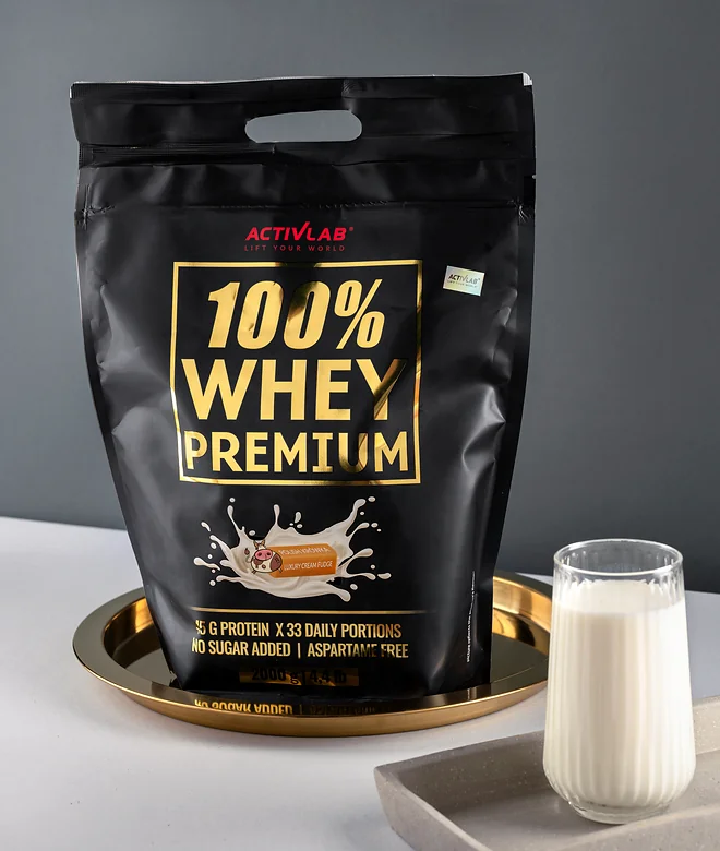 Activlab 100% Whey Premium sa čašom mleka